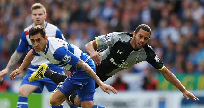 Jem Karacan: Reading midfielder has signed a new three-year contract at the Madejski Stadium