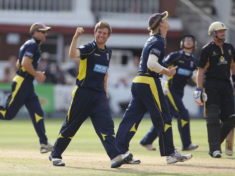 Warwickshire reduced their equation from seven needed off the final over to one from the last delivery
