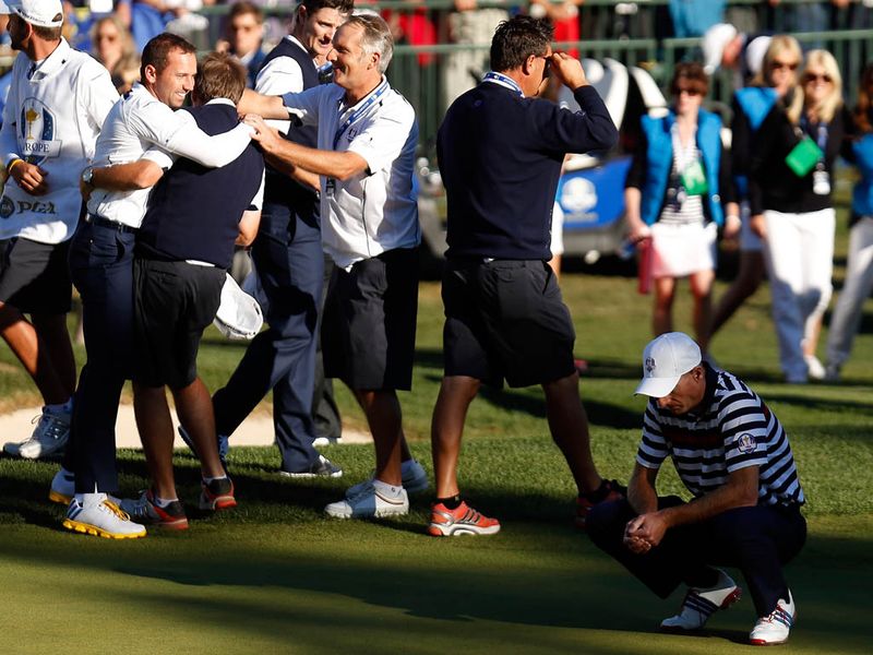 Jim Furyk narrowly misses his putt on the 18th to hand the match to Garcia and put Europe ahead for the first time.