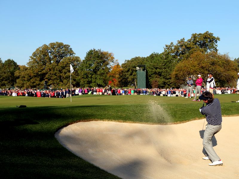 Simpson put Watson in a bunker on the eighth