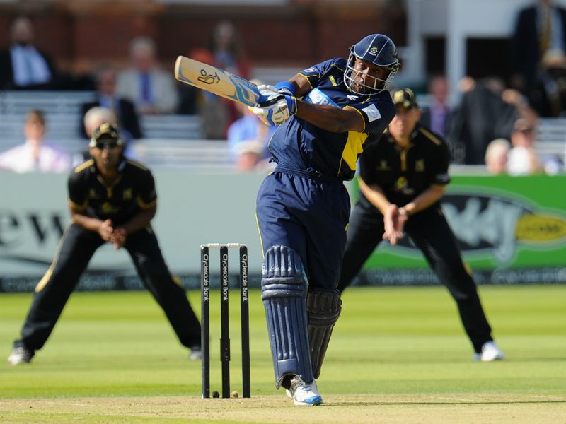 Michael Carberry got Hampshire off to a good start after they had been sent in by Warwickshire skipper Jim Troughton