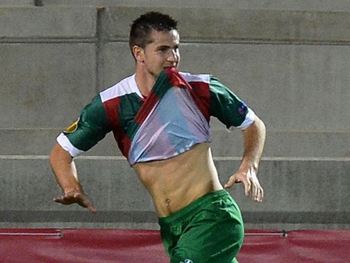 Valentin Roberge opens the scoring for Maritimo