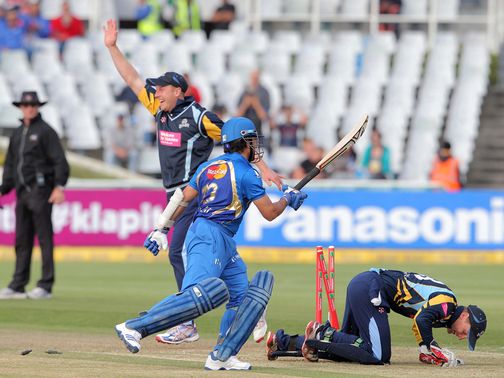 Yorkshire run out Sachin Tendulkar