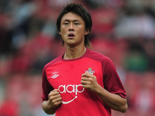 Tadanari Lee: Southampton striker moving back to Japan