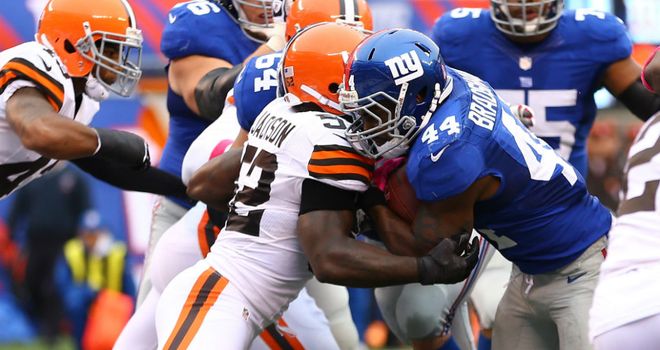 Ahmad Bradshaw: 200 yards rushing and a touchdown for Giants