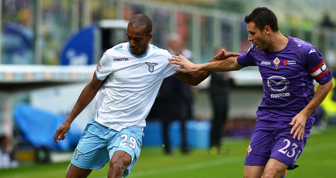 Abdoulay Konko in action for Lazio.