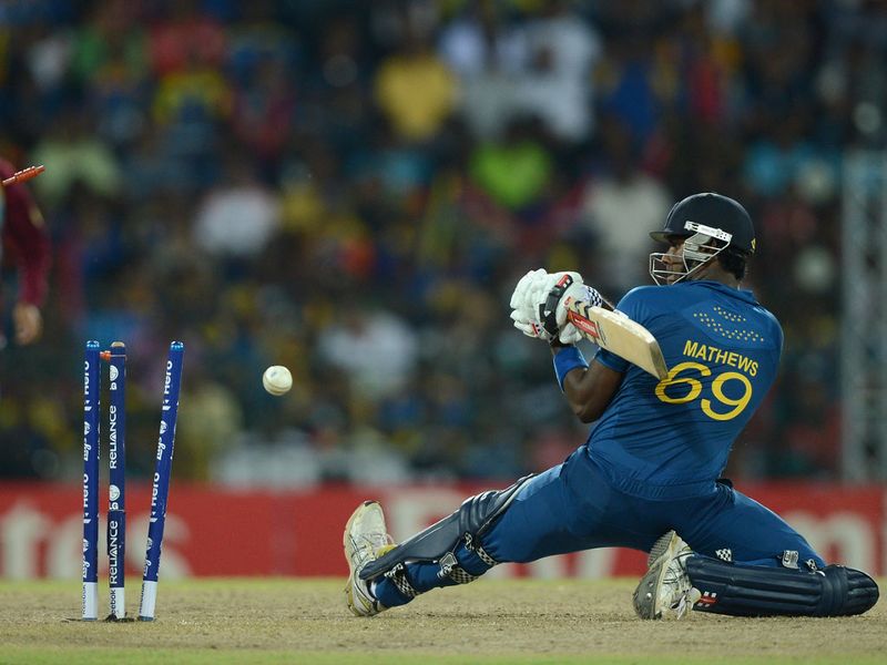 Angelo Mathews was bowled by Darren Sammy with the score on 51/3.
