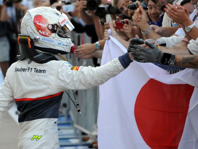 Kaumi Kobayashi celebrates with the team