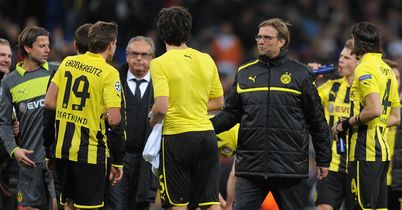 Jurgen Klopp: Celebrates with Dortmund players