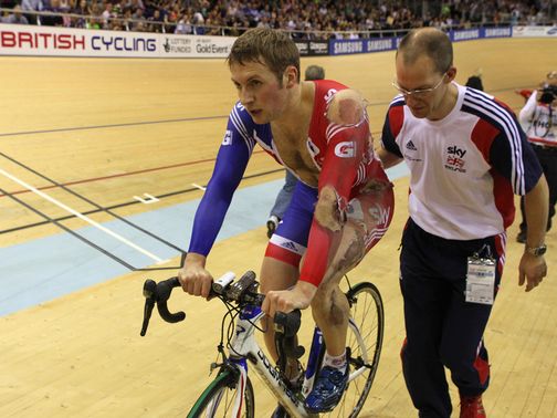 Jason Kenny: Crash in the keirin