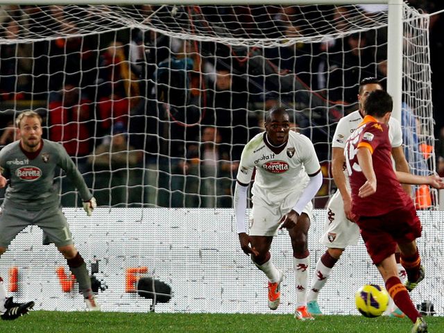Miralem Pjanic fires home Roma's second