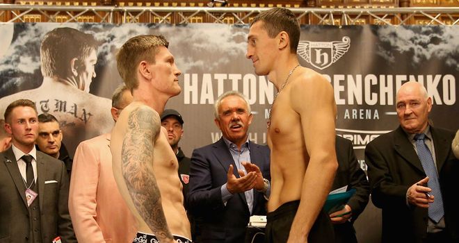 Ricky Hatton (L): bang-on the weight for his clash with Vyacheslav Senchenko