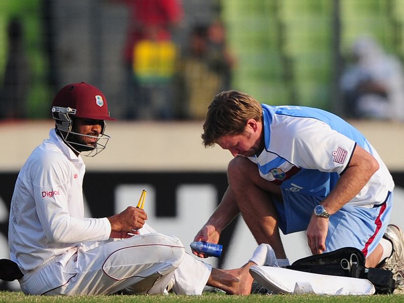 Substitute fielder Assad Fudadin picked up an injury and had to leave the field.