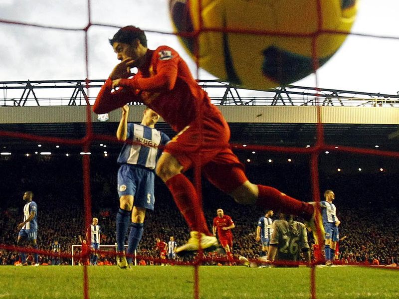 The Uruguayan runs onto the end of a cross from Jose Enrique.