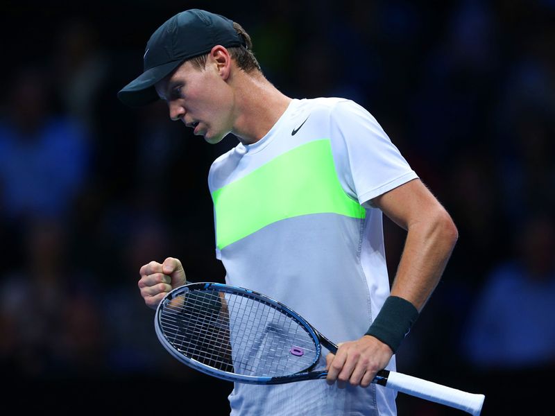 Tomas Berdych took the first set of the evening singles clash 7-5 against Jo-Wilfried Tsonga.