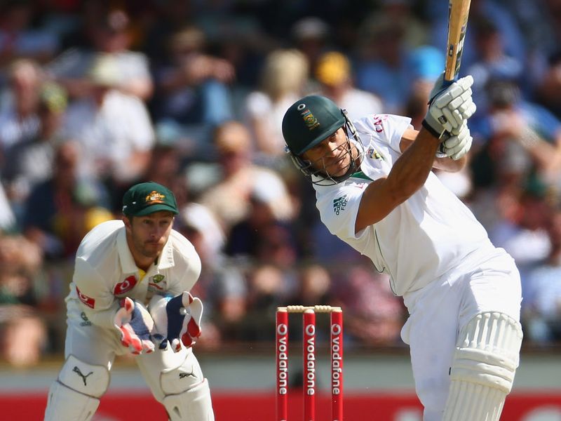 Faf du Plessis' rearguard action brought him a fine half-century.