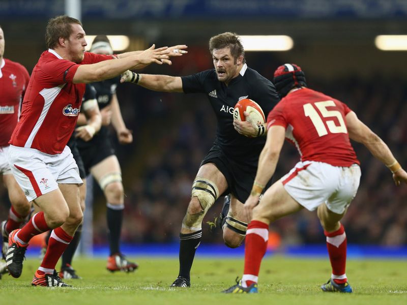 All Blacks skipper Richie McCaw on the charge