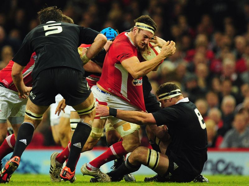 Sam Warburton surges forward as Wales improve in the final quarter