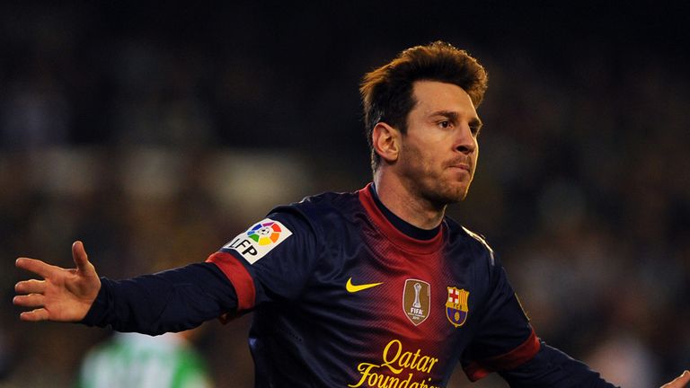 Лионель Месси занял 25 минут, чтобы побить Герд Мюллер's запись из 85 голов, забитых в календарном году.