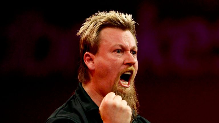Simon Whitlock: Tipped to upset Raymond van Barneveld in Exeter