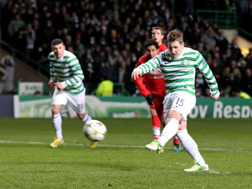 Commons' late penalty sent Celtic through to the next stage