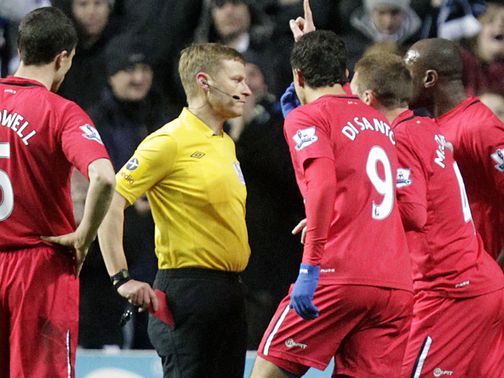 Figueroa is sent off at Newcastle