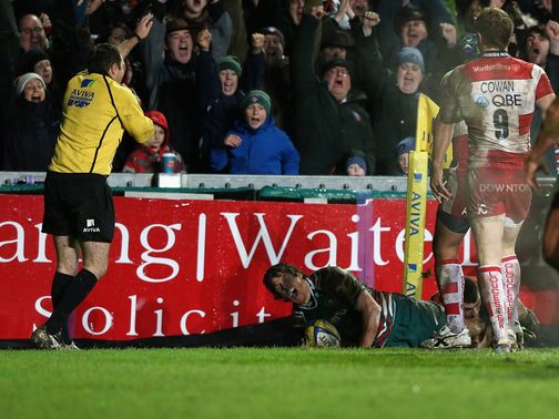 Anthony Allen claims a Leicester try