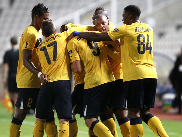 AEL celebrate against Marseille