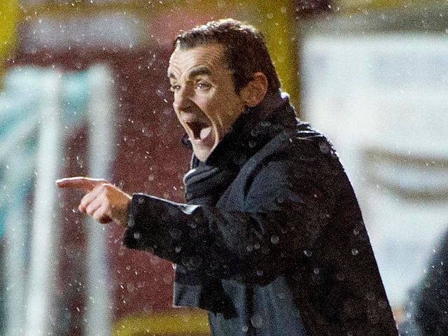 Danny Lennon urges his side on