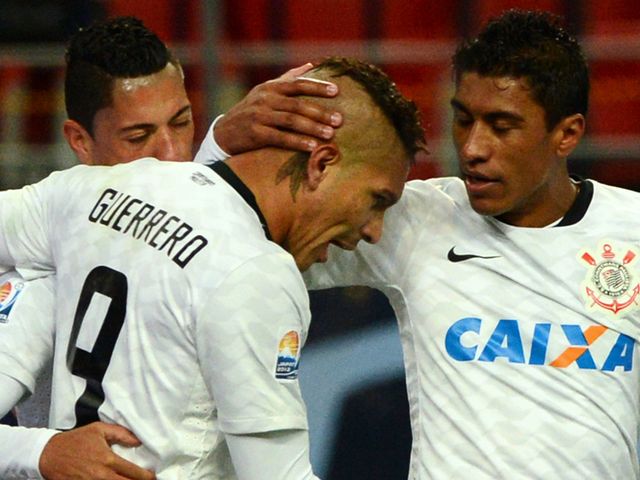 Paolo Guerrero celebrates his goal