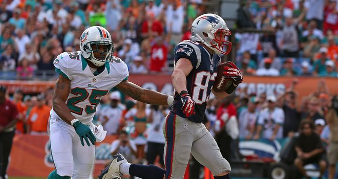 Wes Welker: New England receiver scored a touchdown in the second quarter