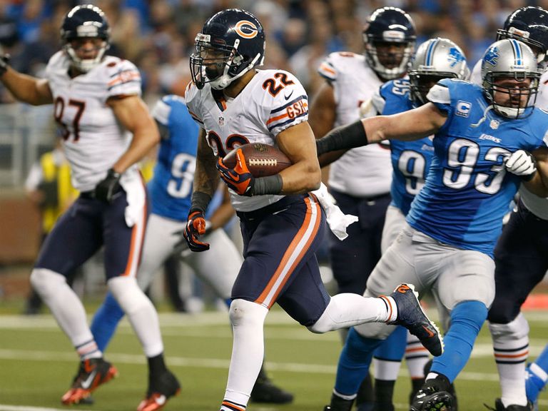 Matt Forte running hard for Chicago