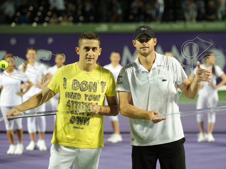 Almagro (l) with Roddick at the presentation ceremony
