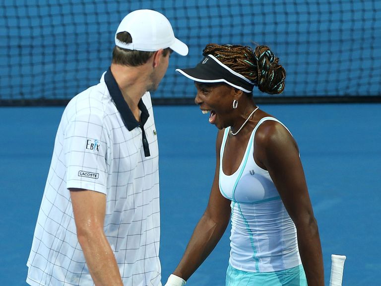 John Isner and Venus Williams claimed victory.