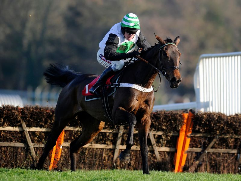 Golden Hoof lands the opener under Barry Geraghty