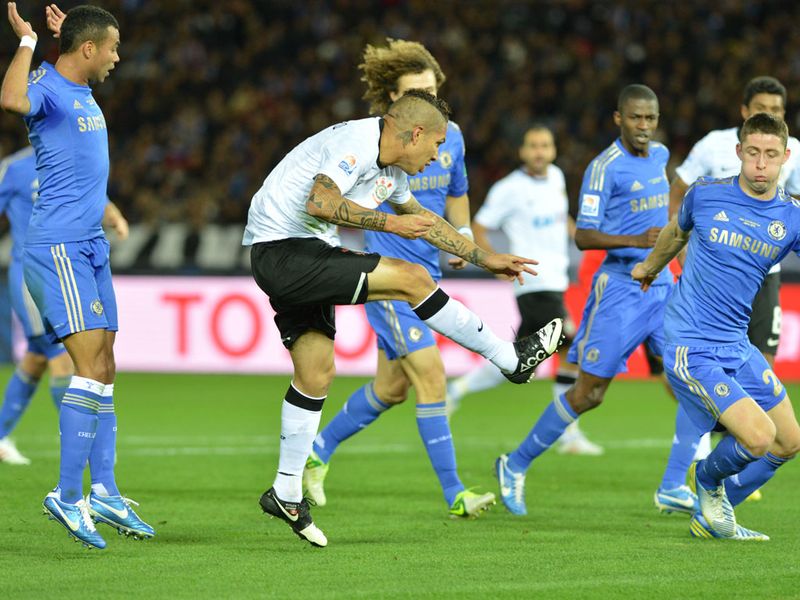 Corinthians striker Paolo Guerrero attemped a shot at goal