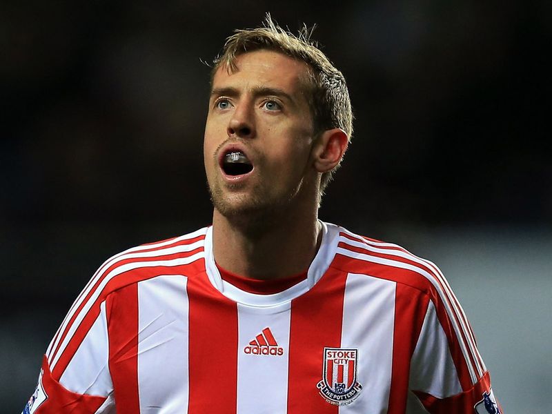 Peter Crouch makes a second-half appearance for Stoke, returning from injury after losing three teeth in a collision with Newcastle's Fabricio Coloccini.