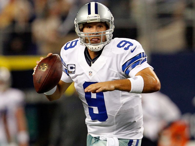 Tony Romo set a new franchise record for touchdown passes as Dallas saw off Philadelphia in Arlington
