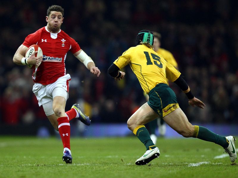 Alex Cuthbert races down the touchline