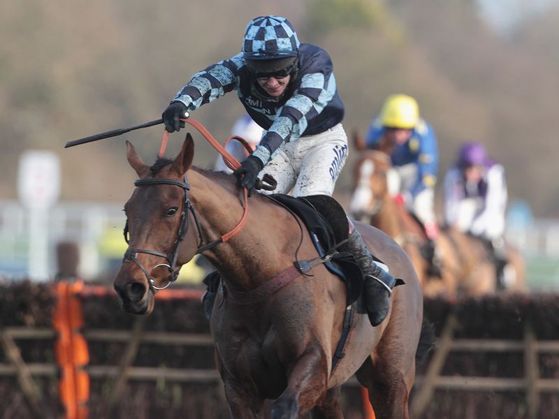 Ballytober wins the opener for Richard Johnson and Philip Hobbs...