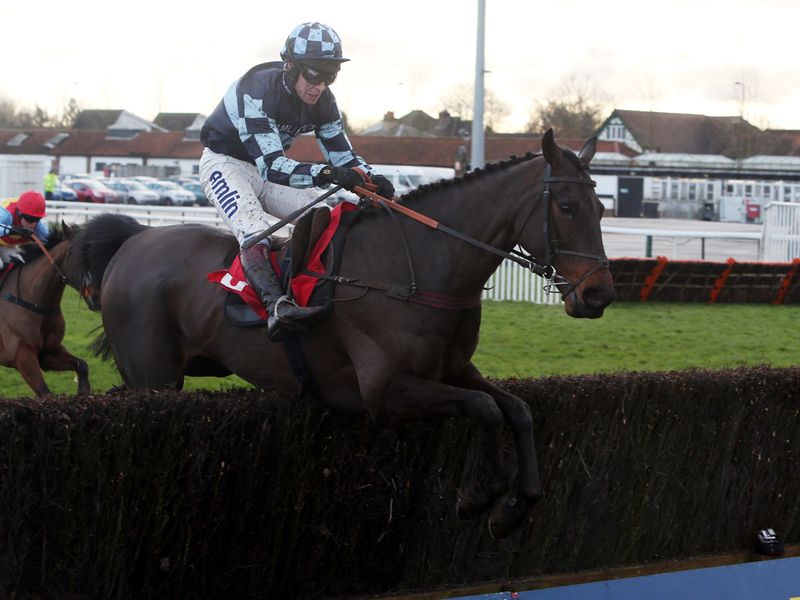 Menorah is back to his best and wins the Peterborough Chase