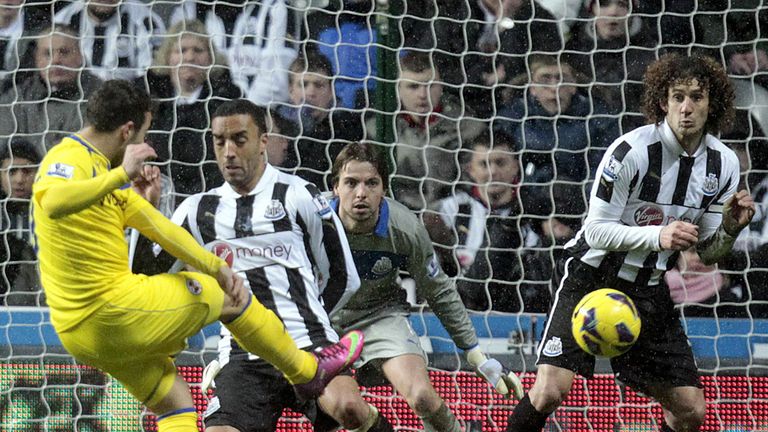 Adam Le Fondre: Curls home winner for Reading