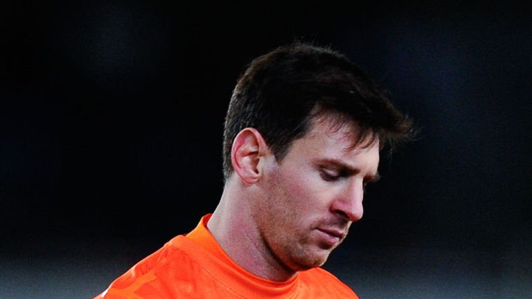 Lionel Messi looks dejected as Barcelona lose