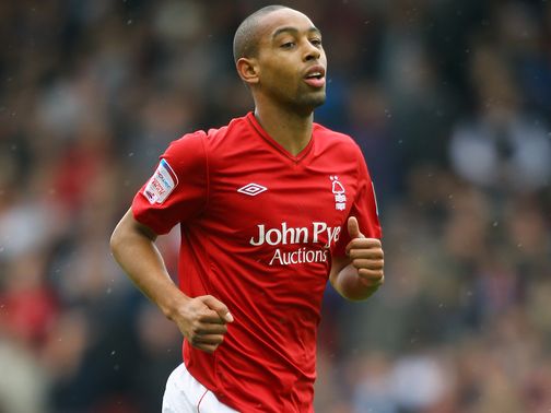 Dexter Blackstock: Signs new deal