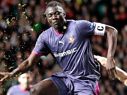 Kader Mangane: Completes Sunderland loan move