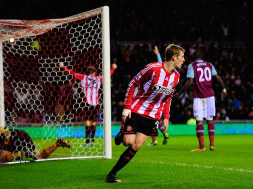 James McClean scores Sunderland's third in a comfortable victory over West Ham&nbsp;