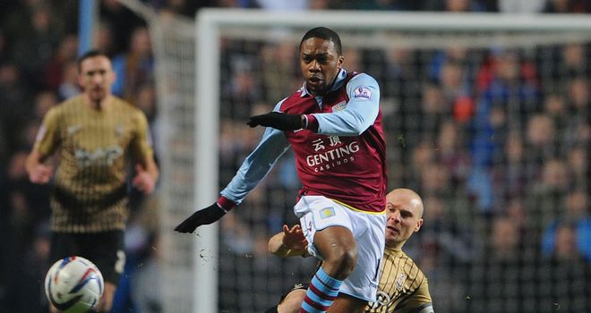 Charles N'Zogbia in action against Bradford