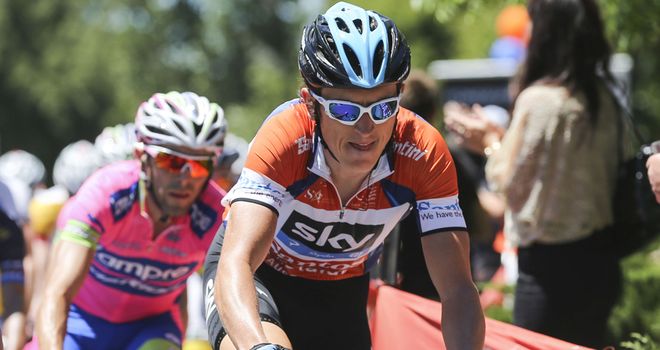 Thomas: Five-second lead at half-way point