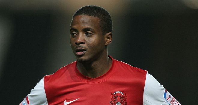 Kevin Lisbie: Extends stay at Leyton Orient until 2014