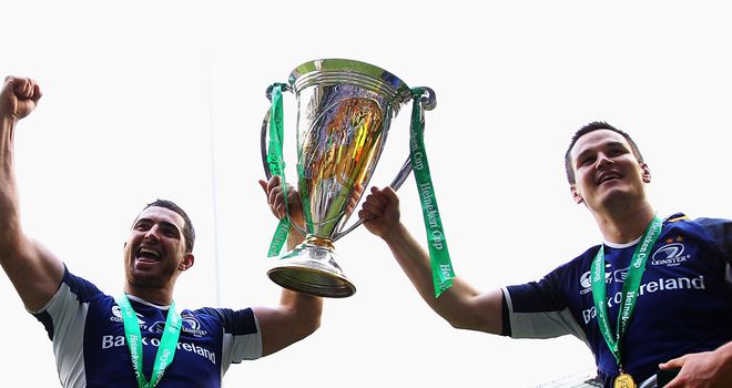 Rob Kearney, left, has opted not to follow team-mate Jonathan Sexton to France
